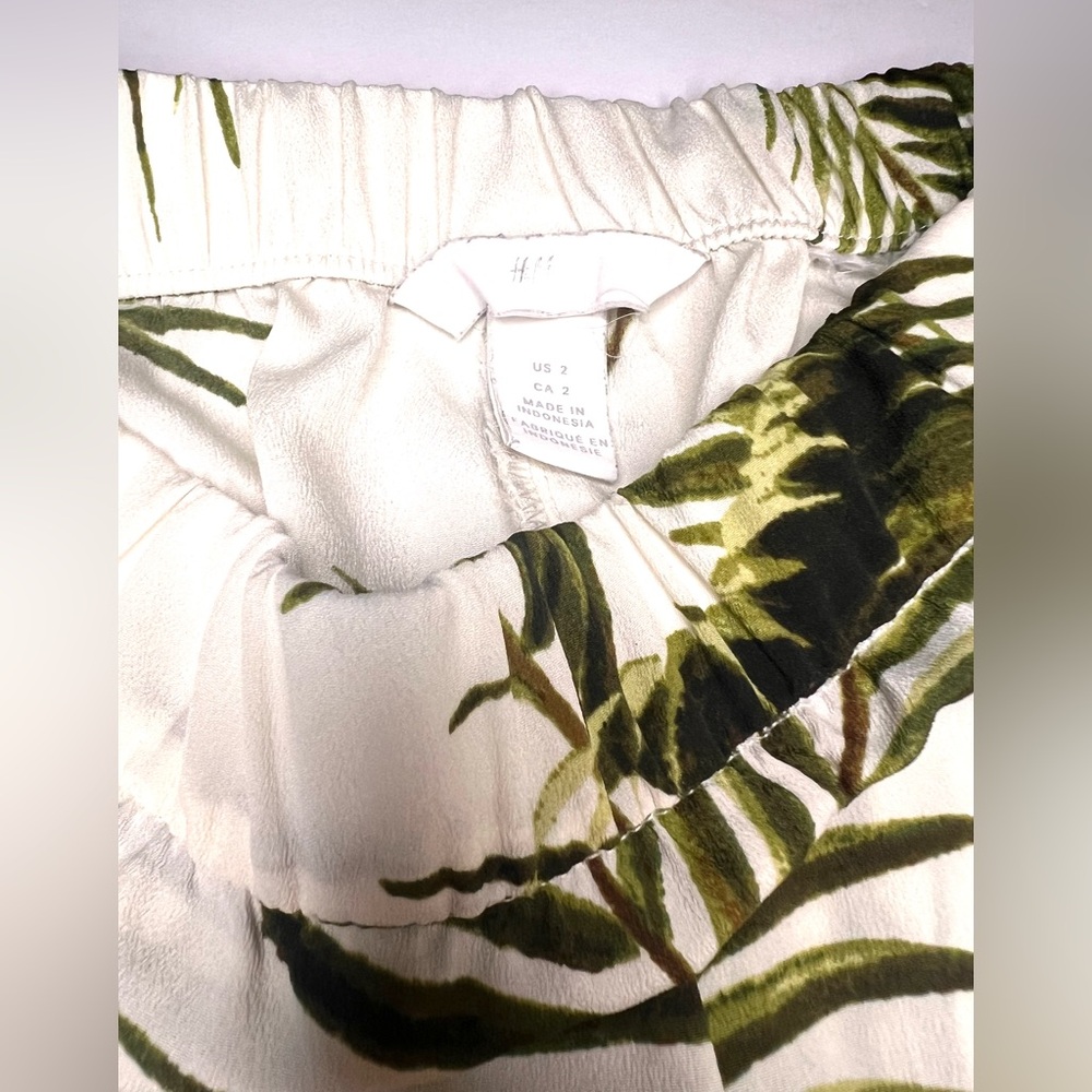 H&M Hawaiian Palm Tree Print Casual Pants - Semi See Thru White & Green Tropical - Picture 3 of 13